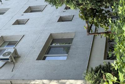 Apartament cu 3 camere decomandat în Exterior Vest