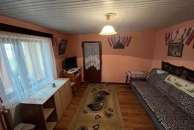 Casă cu 4 camere cu Teren 1153 Mp în Central