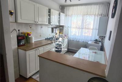 Apartament cu 2 camere semidecomandat, mobilat în Podul de Piatră - 1