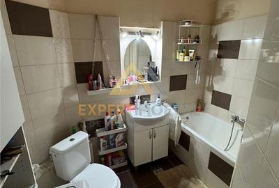 Apartament cu 4 camere decomandat în Traian - 13