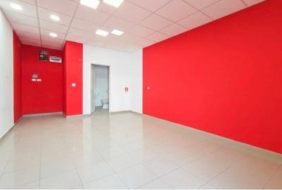 Spațiu comercial, de 60 mp, în Central