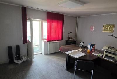Spațiu comercial, de 85 mp, în Decebal - 3
