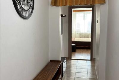 Apartament cu 3 camere semidecomandat în Drumul Taberei