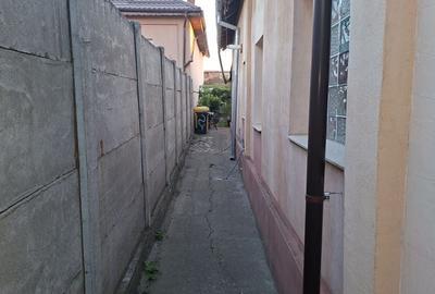 Casă cu 4 camere cu Teren 280 Mp în Central