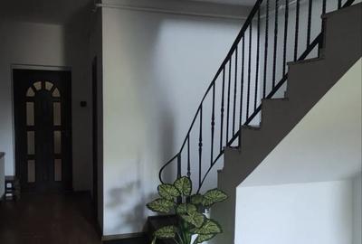 Casă cu 4 camere cu Teren 400 Mp în Craiovița Nouă - 1
