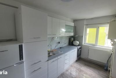 Apartament cu 2 camere semidecomandat în Micro 3