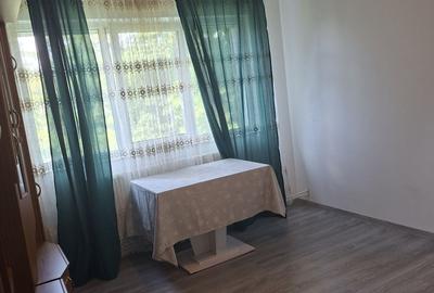 Apartament cu 2 camere nedecomandat în 9 Mai - 2