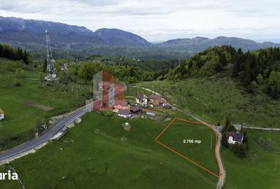 Teren de 2756 mp, în Fundata