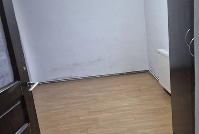 Casă cu 3 camere cu Teren 250 Mp în Central