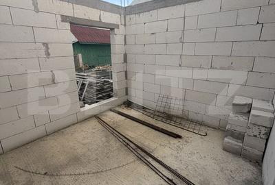 Casă cu 3 camere cu Teren 1000 Mp în Berchișești