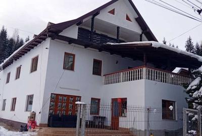 Casă cu 4 camere în Exterior Vest