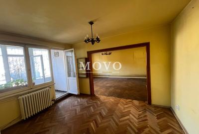 Apartament cu 4 camere decomandat în Central