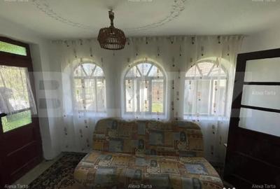 Casă cu 3 camere cu Teren 957 Mp în Central - 1