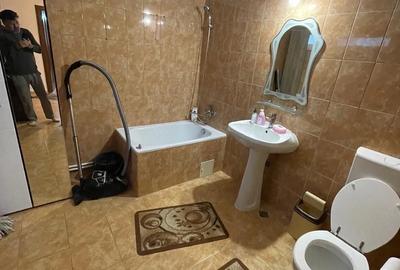 Apartament cu 2 camere semidecomandat în 1 Mai