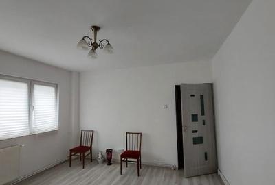 Apartament cu 3 camere semidecomandat în Central - 4