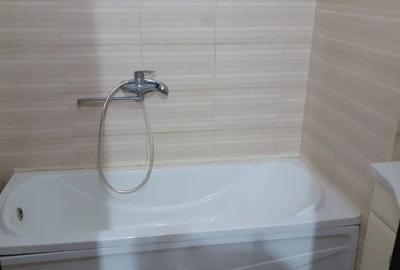 Garsonieră decomandată în Apărătorii Patriei
