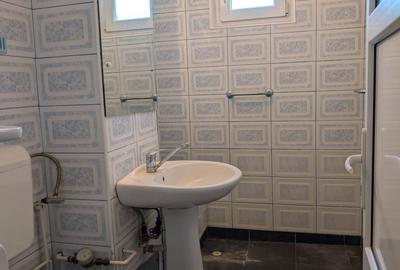 Apartament cu 2 camere decomandat în Vest