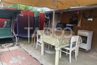 Casă cu 2 camere decomandat cu Canalizare în Orașul de Jos - 16