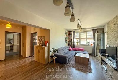 Apartament cu 3 camere semidecomandat, mobilat în Andrei Mureșanu