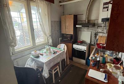 Casă cu 4 camere în Central - 8
