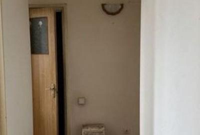 Apartament cu 4 camere decomandat în Exterior Vest