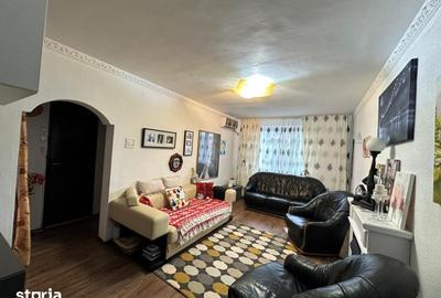 Apartament cu 4 camere semidecomandat în Obor
