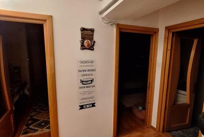 Apartament cu 3 camere nedecomandat în Central