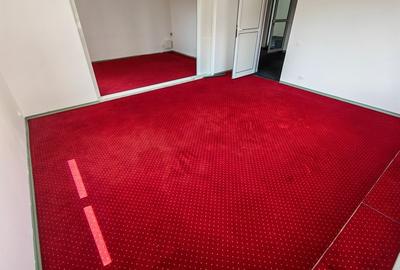 Casă cu 5 camere cu Teren 240 Mp în Vitan - 1