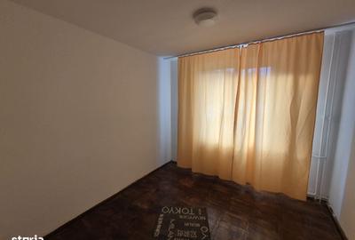 Apartament cu 3 camere decomandat în Roșu - 3