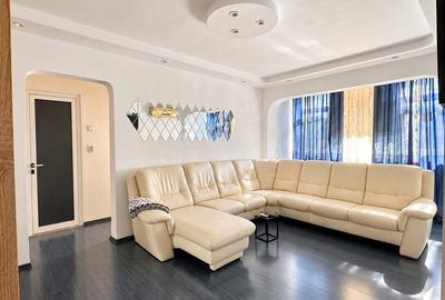 Apartament cu 3 camere semidecomandat, mobilat în Vest