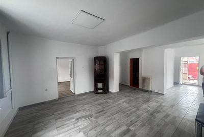 Spațiu comercial, de 65 mp, în Cantemir - 2