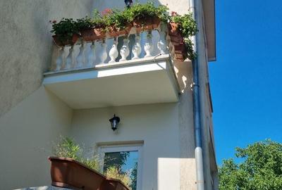 Casă cu 4 camere în Central - 2