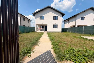 Casă cu 4 camere cu Teren 350 Mp în Balotești