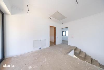 Casă cu 3 camere cu Teren 497 Mp în Cristian