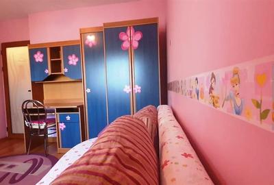 Apartament cu 3 camere decomandat, mobilat în Cug - 14