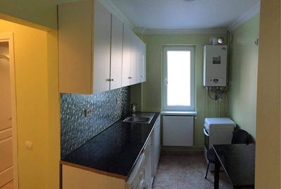 Apartament cu 2 camere decomandat în Micro 17