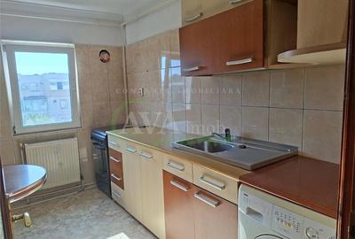 Apartament cu 3 camere decomandat în Narcisa