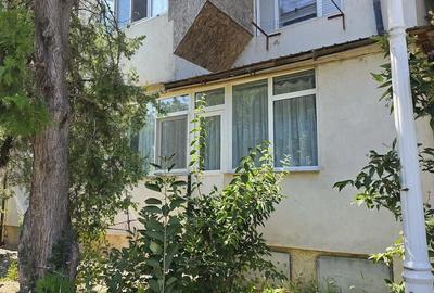 Apartament cu 2 camere decomandat în Micro 21