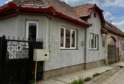 Casă cu 4 camere în Gănești - 1