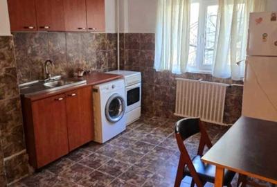 Apartament cu 2 camere decomandat în Moșilor