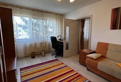 Apartament cu 2 camere nedecomandat în Energiei