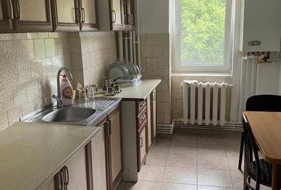 Apartament cu 3 camere decomandat în Păcurari