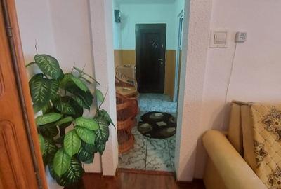 Apartament cu 2 camere semidecomandat în Micro 4 - 8