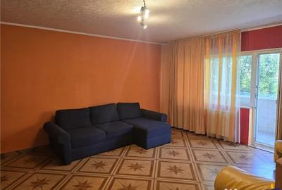 Apartament cu 3 camere decomandat în Noua