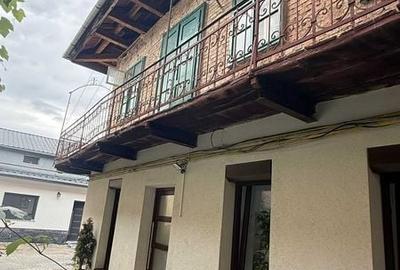 Casă cu 4 camere cu Teren 135 Mp în Ultracentral