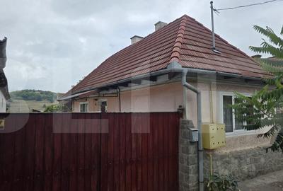 Casă individuală cu 2 camere cu Canalizare în Micfalău
