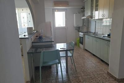 Apartament cu 2 camere decomandat în Craiovei
