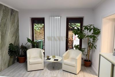 Spațiu comercial, de 135.82000732422 mp, în Central
