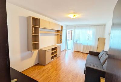 Apartament cu 3 camere decomandat în Victoriei
