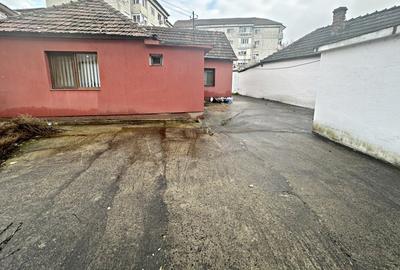 Casă individuală cu 2 camere cu Canalizare în Rogerius